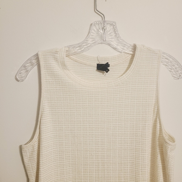 W5 | Women's White and Gold Metallic Sleeveless Ruffle Peplum Top (Size XL) - Picture 7 of 14